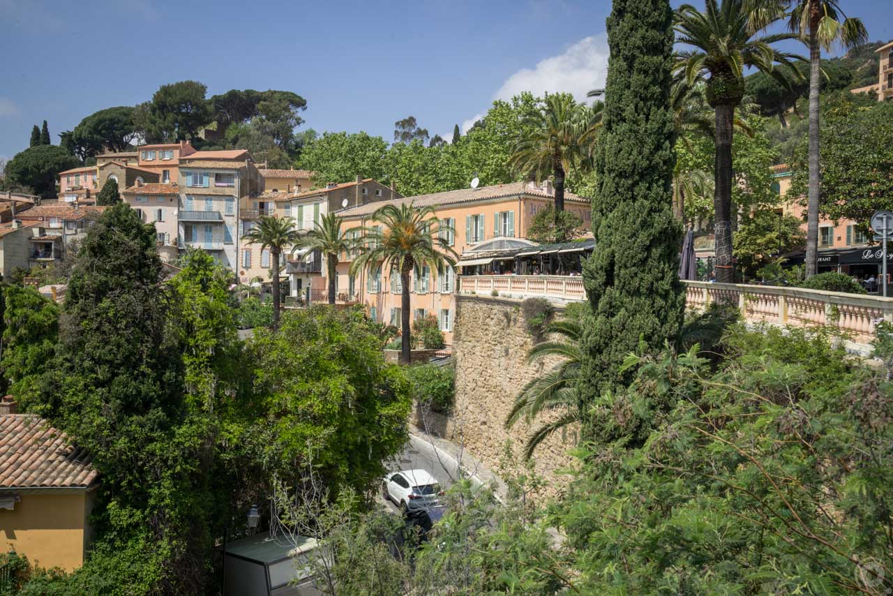 lang[meta_title] - Vue extrieure du Bellevue  Bormes les Mimosas